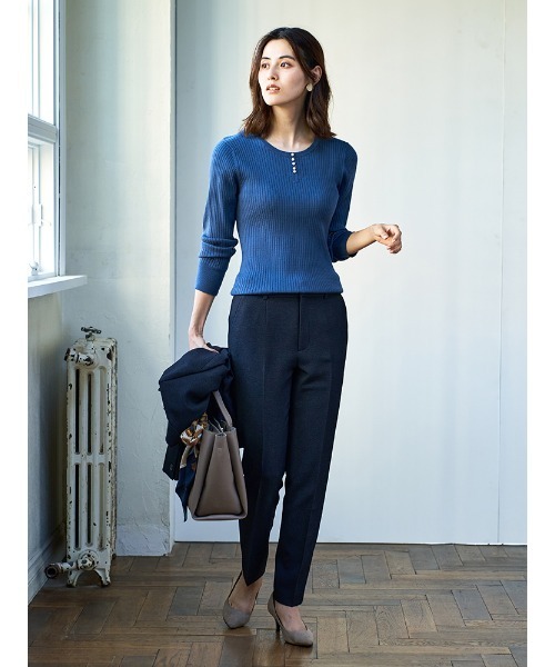 Perfect Suit FActory（パーフェクトスーツファクトリー）の「パールボタンつきリブニット（ニット/セーター・レディース・グリーン/ベージュ/ブルー・L/M/S）」の15枚目の写真