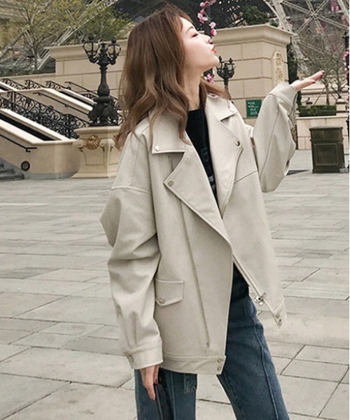 Dream garden(ドリームガーデン)の「0's 合成革ライダースジャケット(ライダースジャケット・レディース・ブラック/アイボリー・MEDIUM/LARGE)」の5枚目の写真