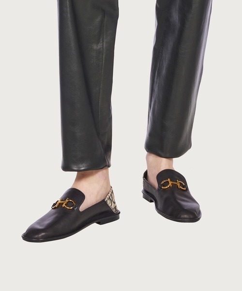 FERRAGAMO（フェラガモ）の「FERRAGAMO NOMADIC STORIES モカシン（モカシン/デッキシューズ・レディース・ブラック・5/5.5/6/6.5）」の5枚目の写真