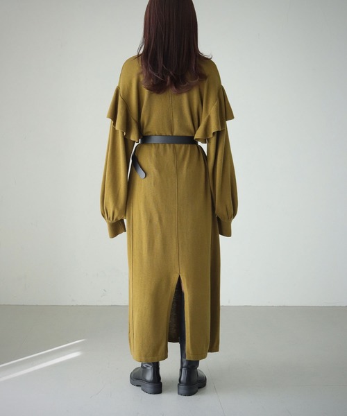 cheriella（シェリエラ）の「【cheriella】【WEB限定】ベルト付きマルチ丈肩フリルニットワンピース/着丈調整自由（ワンピース・レディース・モカ/ブラック/カーキ・M）」の13枚目の写真