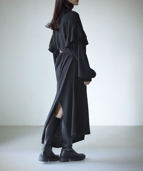 cheriella（シェリエラ）の「【cheriella】【WEB限定】ベルト付きマルチ丈肩フリルニットワンピース/着丈調整自由（ワンピース・レディース・モカ/ブラック/カーキ・M）」の11枚目の写真