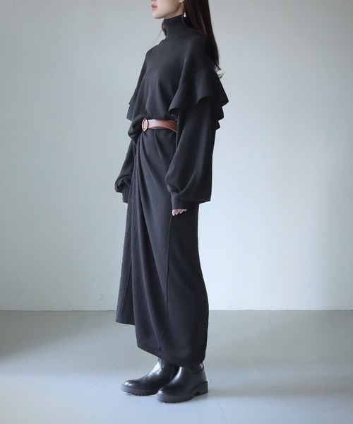 cheriella（シェリエラ）の「【cheriella】【WEB限定】ベルト付きマルチ丈肩フリルニットワンピース/着丈調整自由（ワンピース・レディース・モカ/ブラック/カーキ・M）」の4枚目の写真