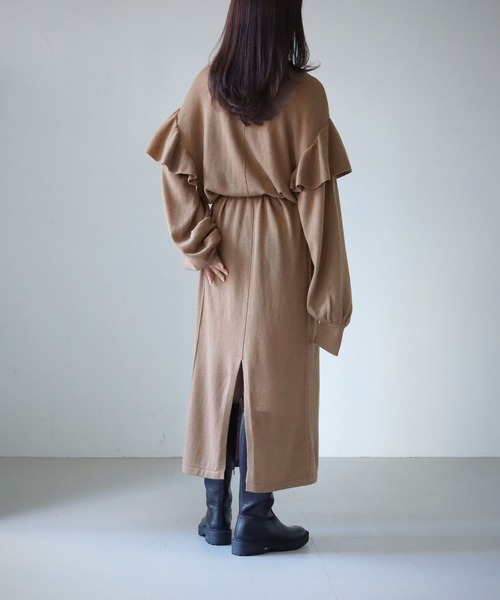 cheriella（シェリエラ）の「【cheriella】【WEB限定】ベルト付きマルチ丈肩フリルニットワンピース/着丈調整自由（ワンピース・レディース・モカ/ブラック/カーキ・M）」の12枚目の写真