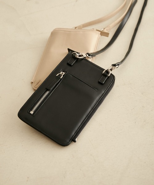 SALON adam et rope'（サロン アダム エ ロペ）の「スマホポシェット/ミニショルダーバッグ（ショルダーバッグ・レディース・ブラック/ベージュ/ライトグリーン・FREE）」の2枚目の写真