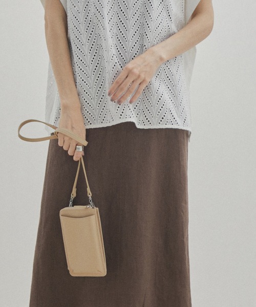 SALON adam et rope'（サロン アダム エ ロペ）の「スマホポシェット/ミニショルダーバッグ（ショルダーバッグ・レディース・ブラック/ベージュ/ライトグリーン・FREE）」の9枚目の写真