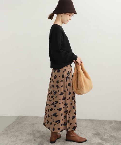 URBAN RESEARCH DOORS（アーバンリサーチドアーズ）の「BIGレオパードフレアスカート（スカート・レディース・キャメル/ネイビー・MEDIUM）」の7枚目の写真