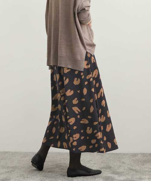 URBAN RESEARCH DOORS（アーバンリサーチドアーズ）の「BIGレオパードフレアスカート（スカート・レディース・キャメル/ネイビー・MEDIUM）」の16枚目の写真