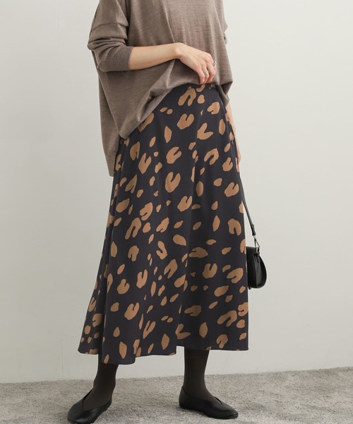 URBAN RESEARCH DOORS（アーバンリサーチドアーズ）の「BIGレオパードフレアスカート（スカート・レディース・キャメル/ネイビー・MEDIUM）」の20枚目の写真