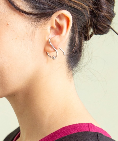 カヤ（カヤ）の「【カヤ】あわじ結びイヤーカフ（イヤーカフ・レディース・シルバー/ゴールド・FREE）」の2枚目の写真