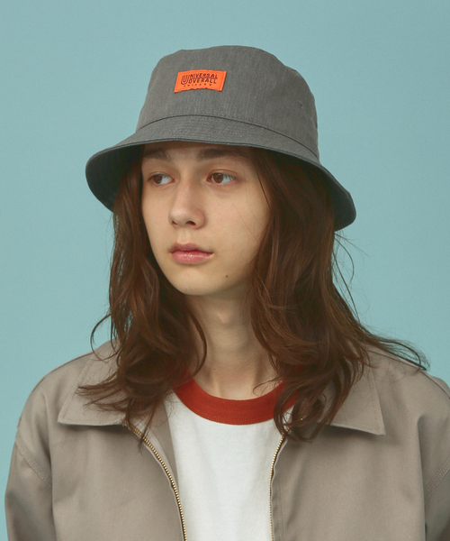 UNIVERSAL OVERALL(ユニバーサルオーバーオール)の「【UNIVERSAL OVERALL/ユニバーサルオーバーオール】TCツイルワンポイント バケットハット(ハット・メンズ・ブラック/ベージュ/グレー/カーキ・フリー)」の2枚目の写真