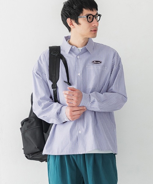 coca（coca）（コカ）の「メンズワッペンストライプシャツ（シャツ/ブラウス・メンズ・ブラック/ブルー・M/L/XL）」の2枚目の写真
