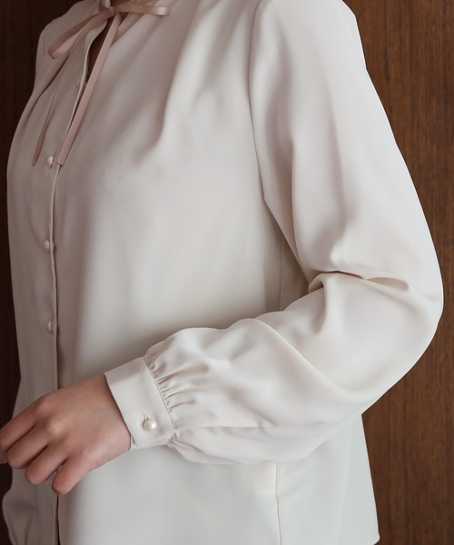 ASTORIA ODIER（アストリアオディール）の「グログランリボン配色ブラウス（シャツ/ブラウス・レディース・ラベンダー/ミント/ピンクベージュ/ホワイト/ベージュ・SMALL/MEDIUM）」の20枚目の写真