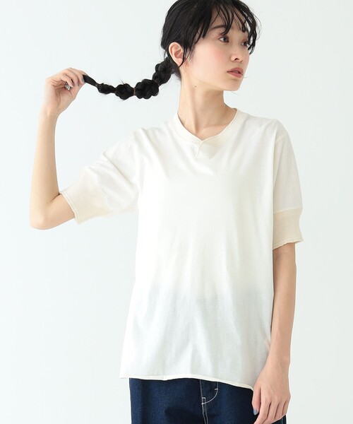 BEAMS BOY(ビームスボーイ)の「BEAMS BOY / バックディテール 1B ヘンリーネック Tシャツ(Tシャツ/カットソー・レディース・チャコールグレー/クリーム/ナチュラル/レッド系その他2/ミント/ブルー系その他・ONE SIZE)」の4枚目の写真