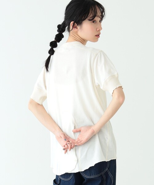 BEAMS BOY(ビームスボーイ)の「BEAMS BOY / バックディテール 1B ヘンリーネック Tシャツ(Tシャツ/カットソー・レディース・チャコールグレー/クリーム/ナチュラル/レッド系その他2/ミント/ブルー系その他・ONE SIZE)」の7枚目の写真