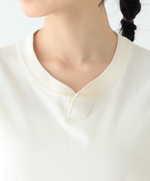 BEAMS BOY(ビームスボーイ)の「BEAMS BOY / バックディテール 1B ヘンリーネック Tシャツ(Tシャツ/カットソー・レディース・チャコールグレー/クリーム/ナチュラル/レッド系その他2/ミント/ブルー系その他・ONE SIZE)」の20枚目の写真
