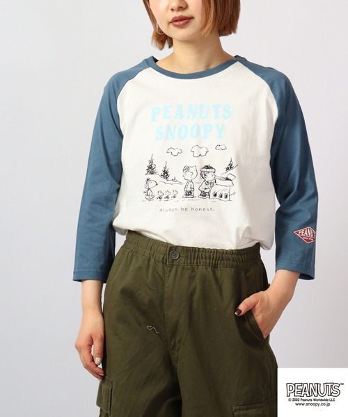 PEANUTS(ピーナッツ)の「PEANUTS スヌーピー ラグラン7分袖 Tシャツ(Tシャツ/カットソー・レディース・ホワイト系その他2/ブラック/ブラック系その他/ホワイト系その他/オフホワイト/ベージュ系その他2/ベージュ系その他/ネイビー/杢グレー/オートミール/ラベンダー/カーキ・L/M/LL)」の3枚目の写真