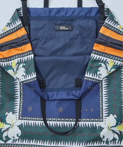 TOGA VIRILIS（トーガ ビリリース）の「Print tote bag（トートバッグ