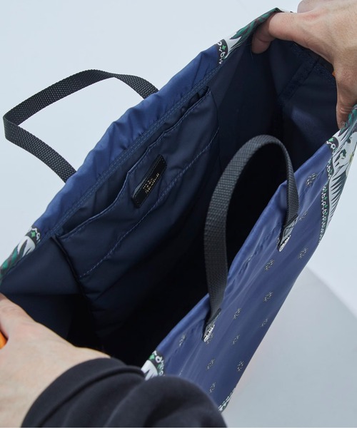 TOGA VIRILIS(トーガ ビリリース)の「Print tote bag(トートバッグ・メンズ・レッド/ネイビー・FREE)」の9枚目の写真