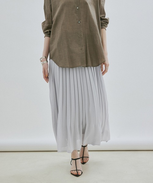 SALON adam et rope'(サロン アダム エ ロペ)の「【WEB限定】【手洗い可能】シフォンシアープリーツスカート(スカート・レディース・ライトグレー/カーキ/ブルー系その他3・FREE)」の2枚目の写真