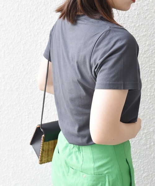 SHIPS（シップス）の「* オーガニックコットン 2パターン ロゴ TEE◆（Tシャツ/カットソー・レディース・ダークグレー/ライトピンク/ピンク/ライトホワイト/ホワイト/チャコールグレー・ONE SIZE）」の12枚目の写真