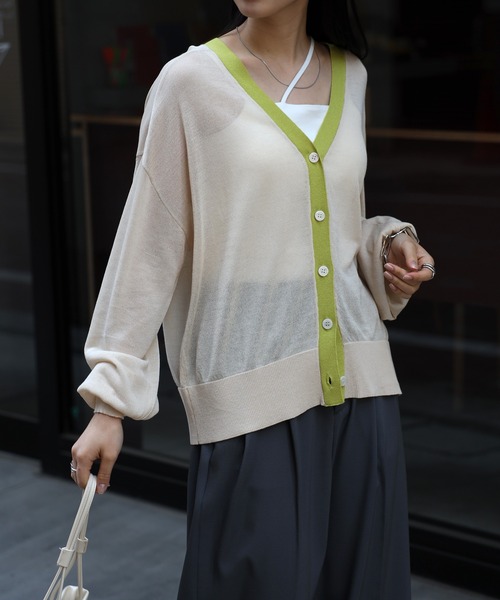 COMMRE（コムル）の「シアーVネックニットカーディガン（カーディガン/ボレロ・レディース・ベージュ/ライム/オレンジ/チャコールグレー・FREE）」の10枚目の写真