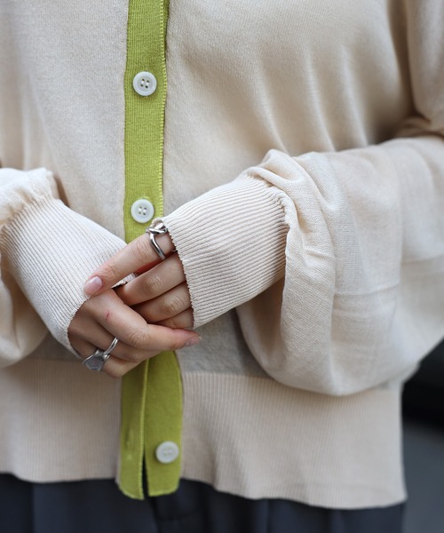 COMMRE（コムル）の「シアーVネックニットカーディガン（カーディガン/ボレロ・レディース・ベージュ/ライム/オレンジ/チャコールグレー・FREE）」の15枚目の写真