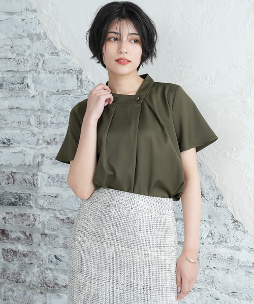 TRUDEA(トルディア)の「アシメネック半袖ブラウス(シャツ/ブラウス・レディース・ベージュ/ホワイト/カーキ/スモークピンク/オレンジ/グリーン/ブラウン・MEDIUM)」の4枚目の写真