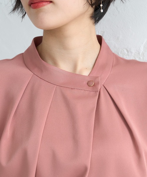 TRUDEA(トルディア)の「アシメネック半袖ブラウス(シャツ/ブラウス・レディース・ベージュ/ホワイト/カーキ/スモークピンク/オレンジ/グリーン/ブラウン・MEDIUM)」の14枚目の写真