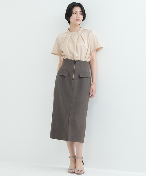 TRUDEA(トルディア)の「アシメネック半袖ブラウス(シャツ/ブラウス・レディース・ベージュ/ホワイト/カーキ/スモークピンク/オレンジ/グリーン/ブラウン・MEDIUM)」の17枚目の写真