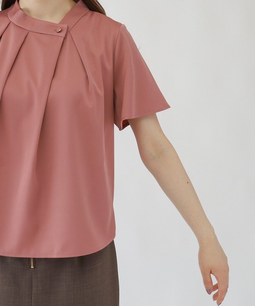 TRUDEA(トルディア)の「アシメネック半袖ブラウス(シャツ/ブラウス・レディース・ベージュ/ホワイト/カーキ/スモークピンク/オレンジ/グリーン/ブラウン・MEDIUM)」の11枚目の写真