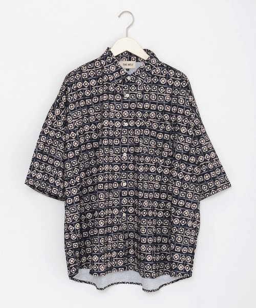 THE HITSS（ヒッツ）の「【THE HITSS】USED LIKE 総柄プリント リラックスフィット レギュラーカラーシャツ/半袖（シャツ/ブラウス・メンズ・ブラック系1/ベージュ系/ネイビー系/ホワイト系/ブラウン系/ベージュ系1/サックスブルー系/ブラック系/イエロー系/グリーン系・M/XL/L）」の4枚目の写真