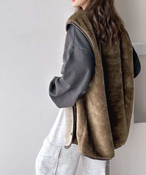 Java(ジャバ)の「《Javaジャバコラボ》シーズンムード高まる。2wayリバーシブルファー×スエード オーバーサイズ ベスト(ベスト・レディース・ベージュ系その他/ブラウン系・SMALL/MEDIUM/X-LARGE/LARGE)」の15枚目の写真