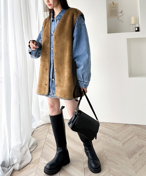 Java(ジャバ)の「《Javaジャバコラボ》シーズンムード高まる。2wayリバーシブルファー×スエード オーバーサイズ ベスト(ベスト・レディース・ベージュ系その他/ブラウン系・SMALL/MEDIUM/X-LARGE/LARGE)」の3枚目の写真