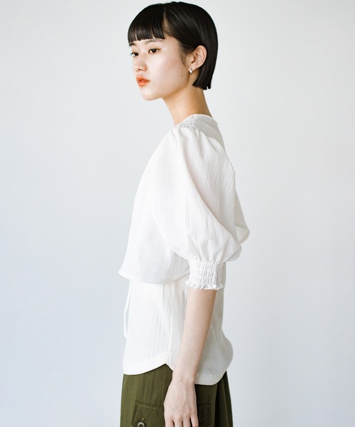 haco!（ハコ）の「軽やかな半袖登場！前後２WAY！着るだけで二の腕カバーとオシャレ完成の万能アームボレロ（カーディガン/ボレロ・レディース・ライトカーキ/ブラック/オフホワイト・SMALL/MEDIUM/LARGE/X-LARGE）」の20枚目の写真