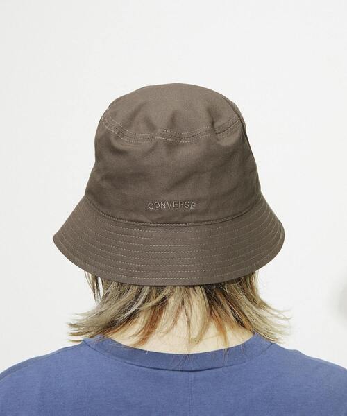 CONVERSE TOKYO（コンバーストウキョウ）の「LOGO TWILL BUCKET HAT（ハット・レディース・ピンク/オフホワイト/ブラウン/ブラック・SMALL/LARGE）」の3枚目の写真