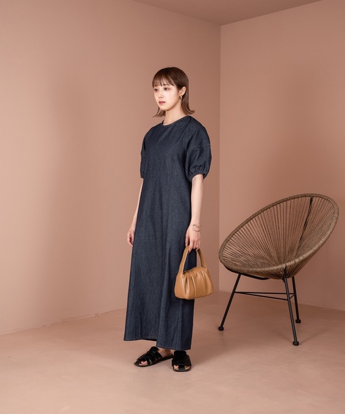 Amiur(エミレ)の「back open denim ops / バックオープンデニムワンピース(ワンピース・レディース・ネイビー/ブラック・S/M)」の13枚目の写真