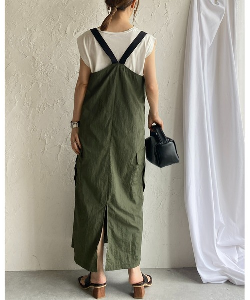 She's Closet(シーズクローゼット)の「フロントジップハイウエストロングミリタリージャンパースカートワンピース(ジャンパースカート・レディース・チャコールグレー/オフホワイト/カーキ/ブラック・FREE)」の7枚目の写真