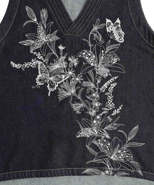 ScoLar(スカラー)の「532065:花蝶刺繍 8OZデニムベスト(その他トップス・レディース・ネイビー/ブラック・M)」の14枚目の写真