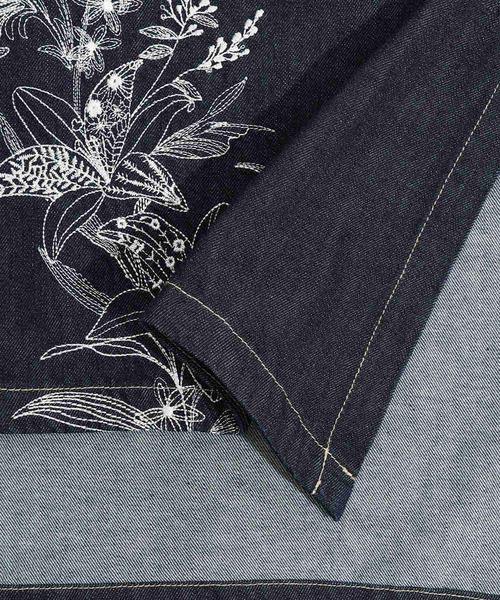 ScoLar(スカラー)の「532065:花蝶刺繍 8OZデニムベスト(その他トップス・レディース・ネイビー/ブラック・M)」の18枚目の写真