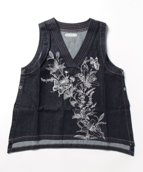 ScoLar(スカラー)の「532065:花蝶刺繍 8OZデニムベスト(その他トップス・レディース・ネイビー/ブラック・M)」の13枚目の写真