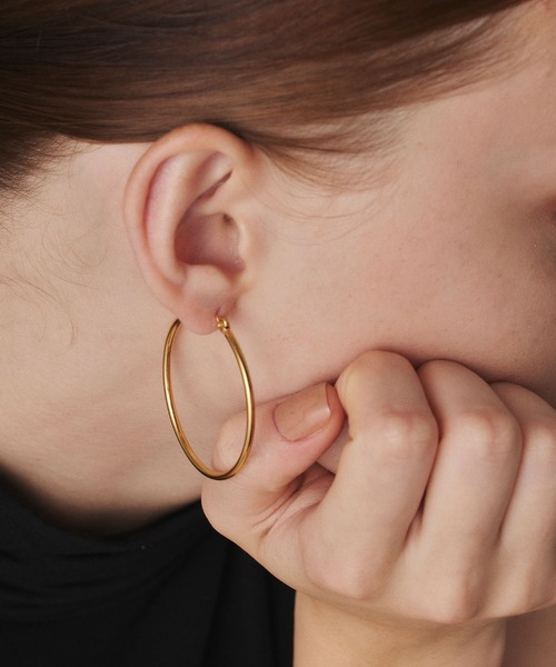 CENE（セネ）の「【CENE】セネ/ループピアス40mm（ピアス（両耳用）・レディース・シルバー/ゴールド・FREE）」の2枚目の写真