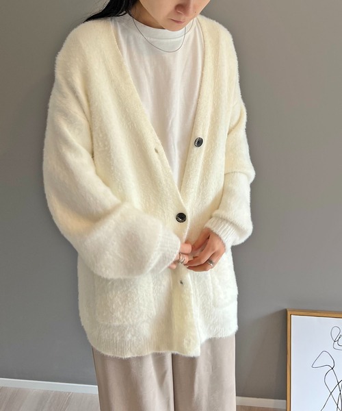 Jewelobe(ジュエローブ)の「ふわふわシャギーニットカーディガン(ニット/セーター・レディース・ブラック/パープル/ホワイト/ベージュ/ピンク・FREE)」の8枚目の写真