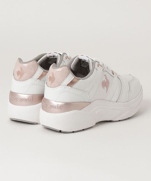 le coq sportif(ルコックスポルティフ)の「ルコックスポルティフ LCS ブローニュ(スニーカー・レディース・ホワイト×ピンク・24.5cm/23.5cm/24.0cm/25.0cm/23.0cm)」の2枚目の写真