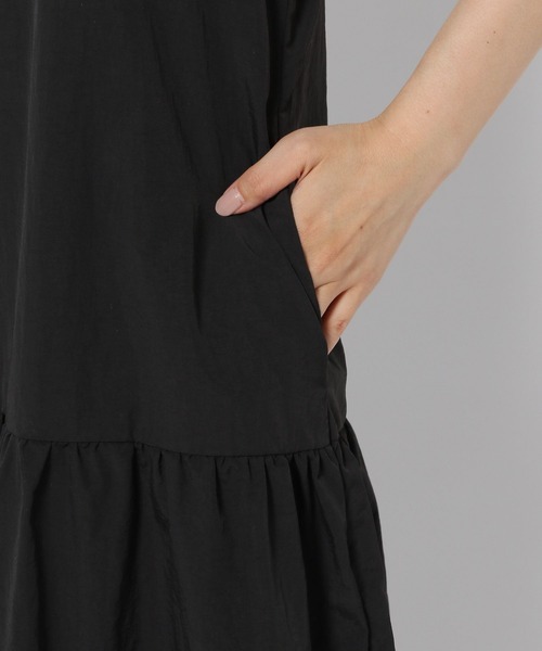 LOWRYS FARM(ローリーズファーム)の「カーディガン&ティアードワンピース 973809(ワンピース・レディース・アイボリー/ブラック/ブラウン・FREE)」の21枚目の写真