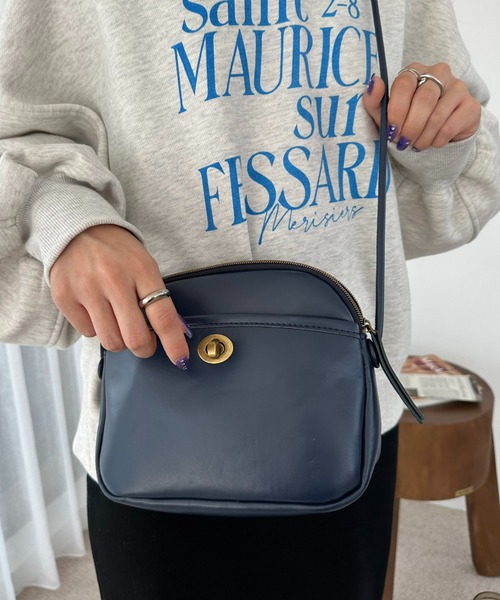 DISCOAT（ディスコート）の「【軽量/WEB限定】ヴィンテージライクミニショルダーバッグ（ショルダーバッグ・レディース・ブラウン/ブラック/ネイビー・FREE）」の5枚目の写真