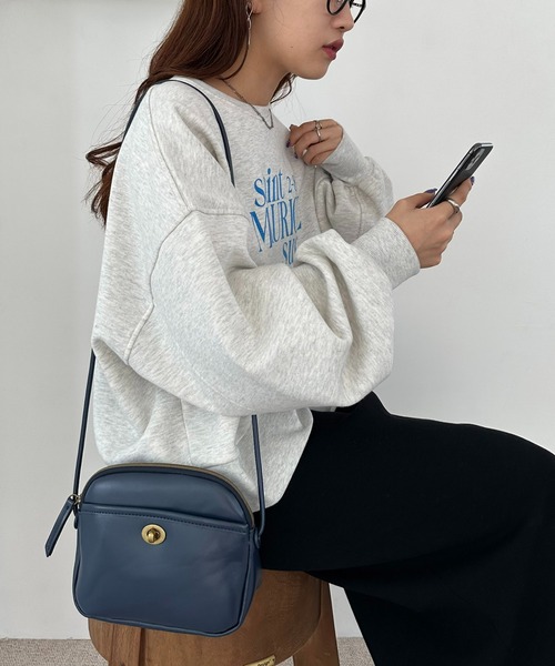 DISCOAT（ディスコート）の「【軽量/WEB限定】ヴィンテージライクミニショルダーバッグ（ショルダーバッグ・レディース・ブラウン/ブラック/ネイビー・FREE）」の6枚目の写真