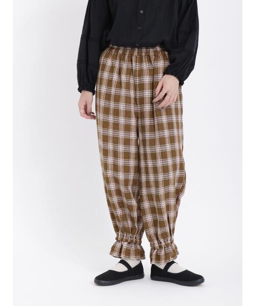 Samansa Mos2(サマンサ モスモス)の「リネン裾フリルギャザーパンツ(その他パンツ・レディース・ピンク/マスタード/ブラック/グリーン/チャコールグレー・F)」の6枚目の写真