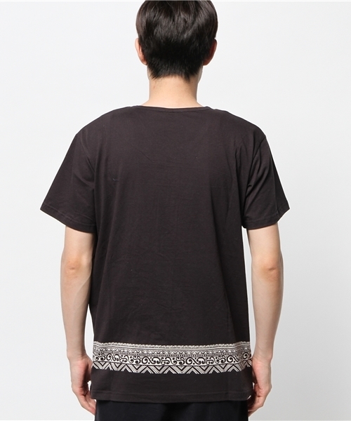 チャイハネ（チャイハネ）の「【チャイハネ】トライバル柄MEN'S VネックTシャツ（Tシャツ/カットソー・メンズ・ホワイト/オレンジ/イエロー/ブラック/カーキ/ネイビー/ブラウン・FREE）」の10枚目の写真