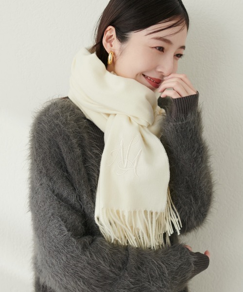 natural couture（ナチュラルクチュール）の「ロゴ刺繍カラーストール（ストール/ショール・レディース・オフホワイト/ベージュ/ブラウン/ブルー・FREE）」の2枚目の写真