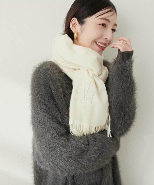 natural couture（ナチュラルクチュール）の「ロゴ刺繍カラーストール（ストール/ショール・レディース・オフホワイト/ベージュ/ブラウン/ブルー・FREE）」の7枚目の写真